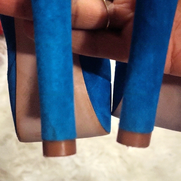 ZARA *** Turquoise/Blue Suede Zara platform heels. - Picture 9 of 10